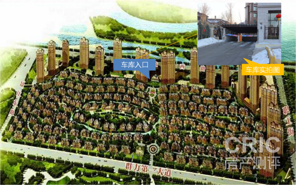 车库入口实拍图