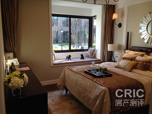 120平样板间主卧