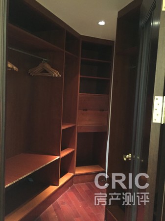 B户型样板间—衣帽间