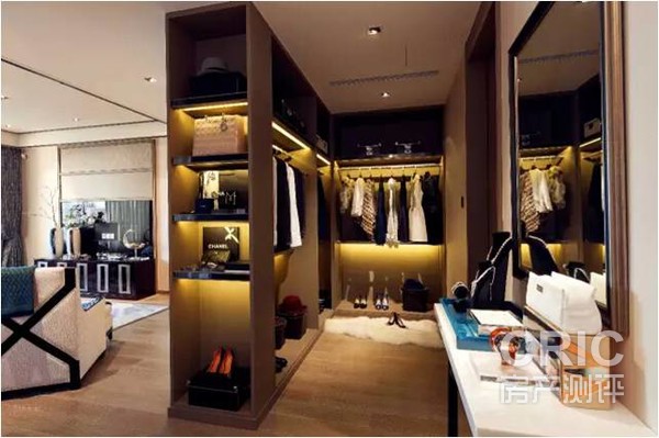 四房217㎡-衣帽间