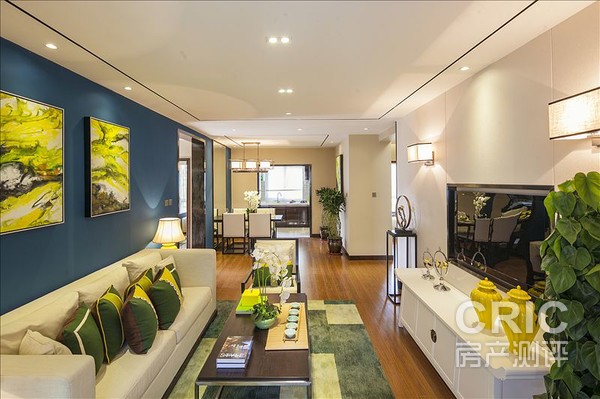 餐客厅全景