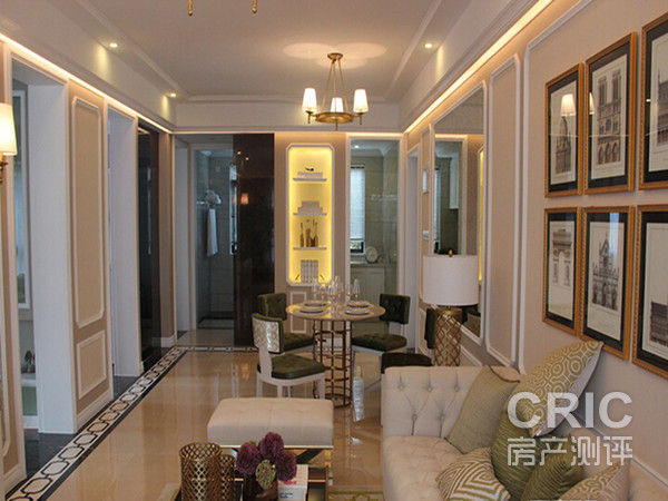 96平米客厅样板房图